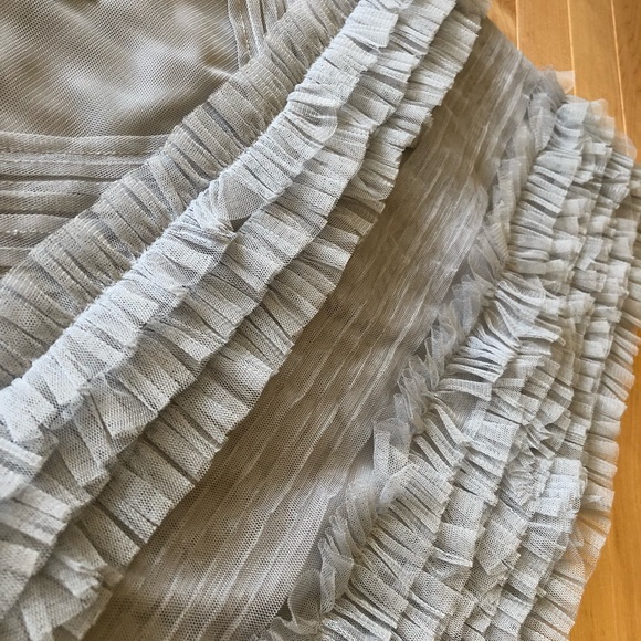 BCBGMAXAZRIA Gorgeous Dress Gray Size 0 - Picture 3 of 6